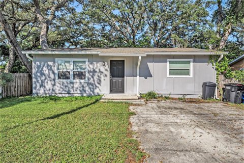 Casa en venta en Clearwater, Florida, 2 dormitorios, 89.19 m2 № 1379607 - foto 1