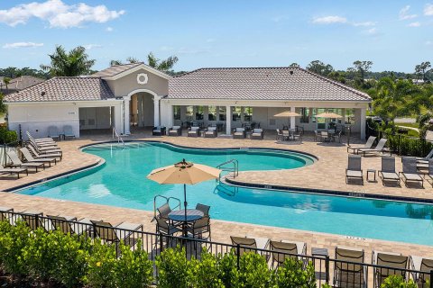Townhouse in TOLL BROTHERS AT VENICE WOODLANDS in Venice, Florida 3 bedrooms, 222 sq.m. № 183347 - photo 11