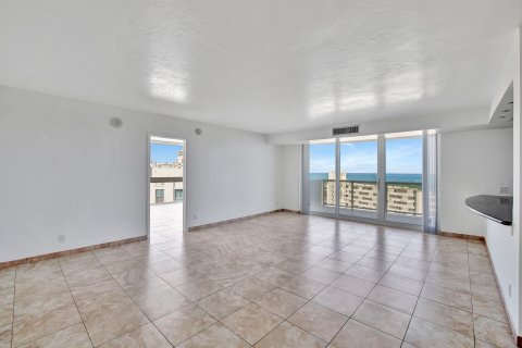 Condo in Fort Lauderdale, Florida, 2 bedrooms  № 1002447 - photo 22