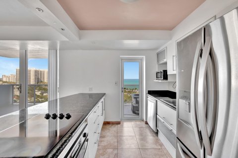 Condo in Fort Lauderdale, Florida, 2 bedrooms  № 1002447 - photo 18