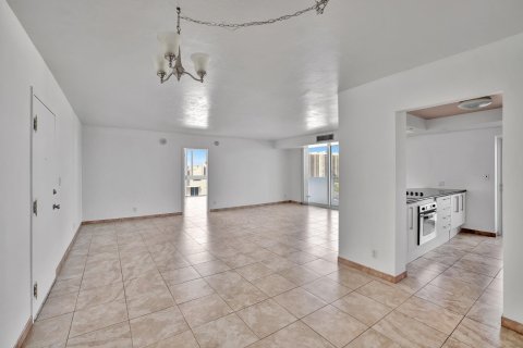 Condo in Fort Lauderdale, Florida, 2 bedrooms  № 1002447 - photo 19