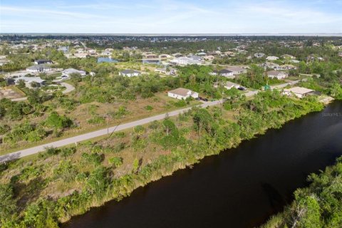 Terreno en venta en Port Charlotte, Florida № 920457 - foto 2