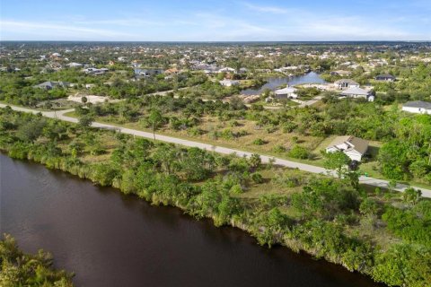 Terreno en venta en Port Charlotte, Florida № 920457 - foto 5