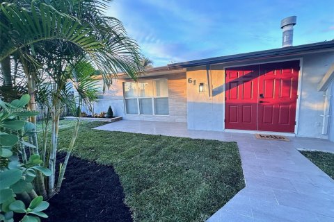 Casa en venta en Oakland Park, Florida, 3 dormitorios, 152.36 m2 № 1271546 - foto 1