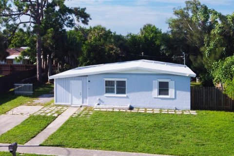 Casa en venta en North Port, Florida, 3 dormitorios, 96.99 m2 № 1300095 - foto 2