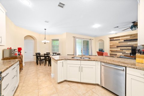 Villa ou maison à vendre à Jensen Beach, Floride: 4 chambres, 227.89 m2 № 870835 - photo 26