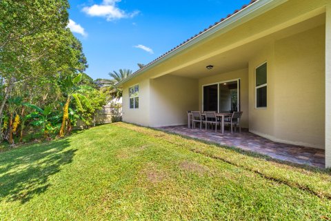 Villa ou maison à vendre à Jensen Beach, Floride: 4 chambres, 227.89 m2 № 870835 - photo 4