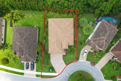 Villa ou maison à vendre à Jensen Beach, Floride: 4 chambres, 227.89 m2 № 870835 - photo 2