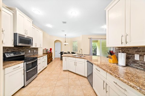 Villa ou maison à vendre à Jensen Beach, Floride: 4 chambres, 227.89 m2 № 870835 - photo 28