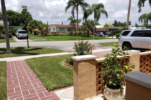 Villa ou maison à vendre à Palm Springs, Floride: 3 chambres, 144.65 m2 № 1151429 - photo 7