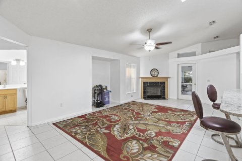 House in Palm Bay, Florida 4 bedrooms, 188.96 sq.m. № 1151570 - photo 26