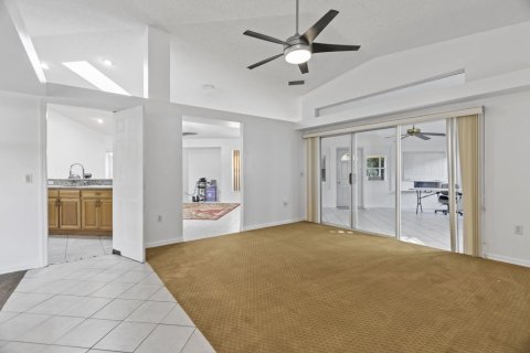 Casa en venta en Palm Bay, Florida, 4 dormitorios, 188.96 m2 № 1151570 - foto 29