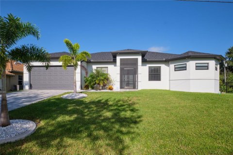 Casa en venta en North Fort Myers, Florida, 3 dormitorios, 192.49 m2 № 1346268 - foto 1