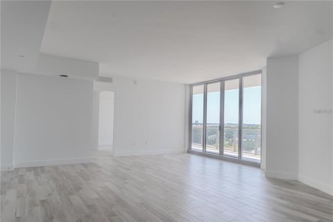 Condominio en venta en Tampa, Florida, 2 dormitorios, 160.07 m2 № 1346305 - foto 8