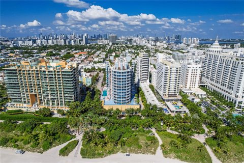 Condo in Miami Beach, Florida, 2 bedrooms  № 1347859 - photo 29