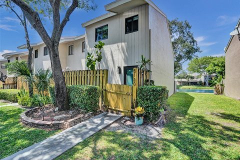 Adosado en venta en Davie, Florida, 2 dormitorios, 112.97 m2 № 1347830 - foto 1