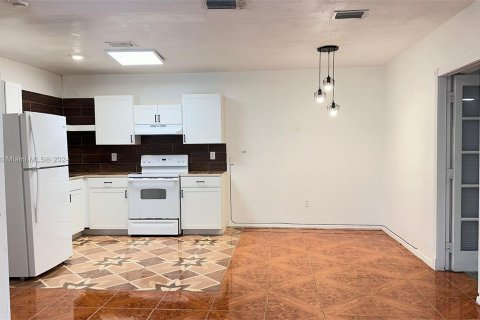 Villa ou maison à vendre à Miami Gardens, Floride: 5 chambres, 121.33 m2 № 1329113 - photo 3