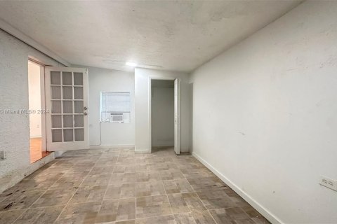 Villa ou maison à vendre à Miami Gardens, Floride: 5 chambres, 121.33 m2 № 1329113 - photo 15