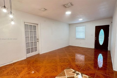 Villa ou maison à vendre à Miami Gardens, Floride: 5 chambres, 121.33 m2 № 1329113 - photo 7