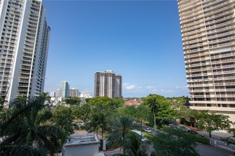 Copropriété à vendre à Aventura, Floride: 2 chambres, 132.39 m2 № 1178754 - photo 7