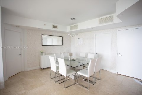 Condo in Aventura, Florida, 2 bedrooms  № 1178754 - photo 17