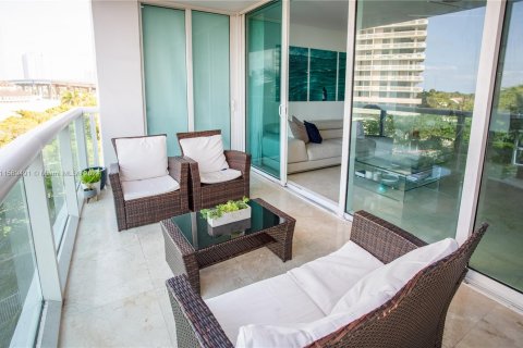 Condominio en venta en Aventura, Florida, 2 dormitorios, 132.39 m2 № 1178754 - foto 18