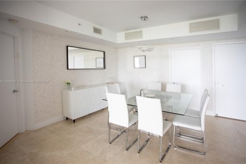 Condo in Aventura, Florida, 2 bedrooms  № 1178754 - photo 16