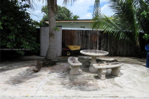 Villa ou maison à vendre à Miami Gardens, Floride: 5 chambres, 175.4 m2 № 1305093 - photo 27