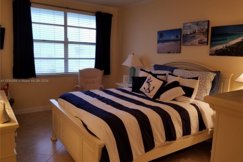 Condominio en venta en Hallandale Beach, Florida, 1 dormitorio, 80.82 m2 № 1011311 - foto 5