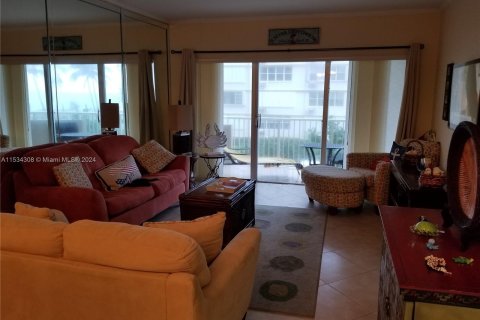 Condominio en venta en Hallandale Beach, Florida, 1 dormitorio, 80.82 m2 № 1011311 - foto 10