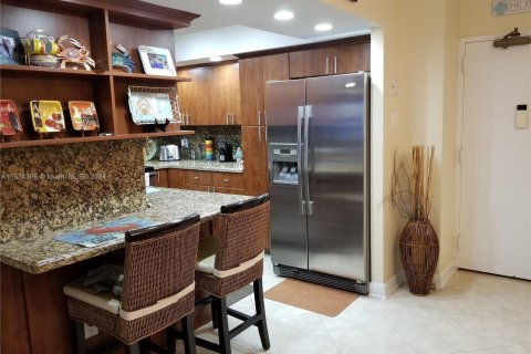 Condominio en venta en Hallandale Beach, Florida, 1 dormitorio, 80.82 m2 № 1011311 - foto 3