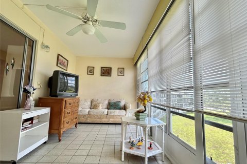 Condo in Deerfield Beach, Florida, 1 bedroom  № 1155905 - photo 19