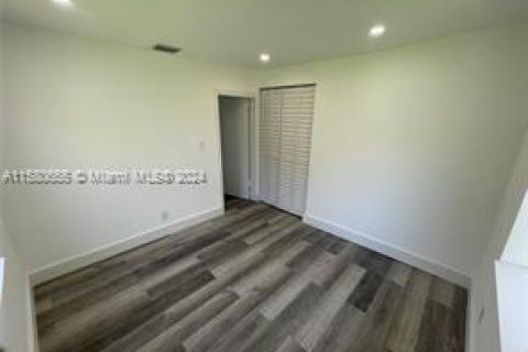 Commercial property in Miami, Florida 162.76 sq.m. № 1155285 - photo 5