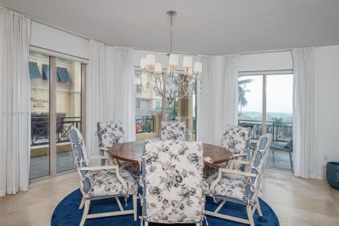 Condo in Hollywood, Florida, 3 bedrooms  № 1384163 - photo 8