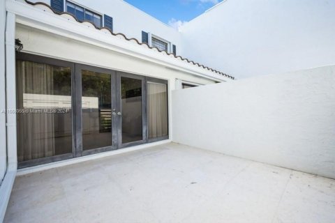 Adosado en venta en Aventura, Florida, 2 dormitorios, 116.13 m2 № 1384211 - foto 14