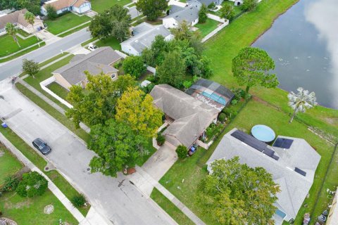 Villa ou maison à vendre à Kissimmee, Floride: 4 chambres, 129.41 m2 № 1354326 - photo 4