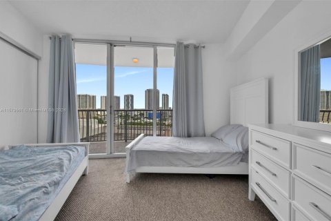 Condo in Miami, Florida, 2 bedrooms  № 1153835 - photo 15