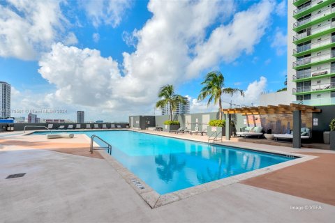 Condo in Miami, Florida, 2 bedrooms  № 1153835 - photo 24