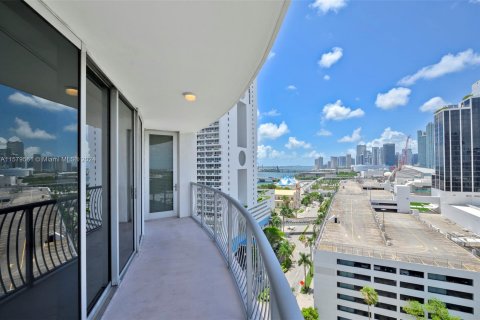 Condo in Miami, Florida, 2 bedrooms  № 1153835 - photo 18