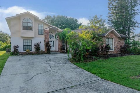 House in Lakeland, Florida 4 bedrooms, 242.57 sq.m. № 1340665 - photo 2