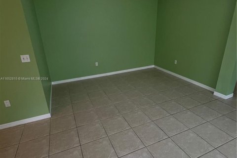 House in Homestead, Florida 2 bedrooms, 139.26 sq.m. № 1347765 - photo 5