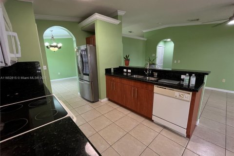 Villa ou maison à louer à Homestead, Floride: 2 chambres, 139.26 m2 № 1347765 - photo 9