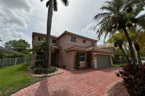 House in Weston, Florida 6 bedrooms, 305.83 sq.m. № 1348182 - photo 2