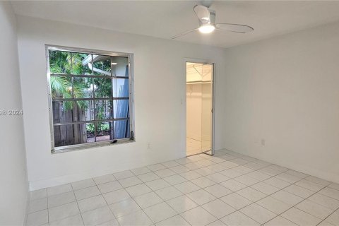 Townhouse in Miami, Florida 3 bedrooms, 107.4 sq.m. № 1348250 - photo 20