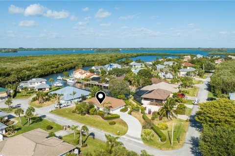 Villa ou maison à vendre à Hutchinson Island South, Floride: 3 chambres, 147.25 m2 № 1283668 - photo 1