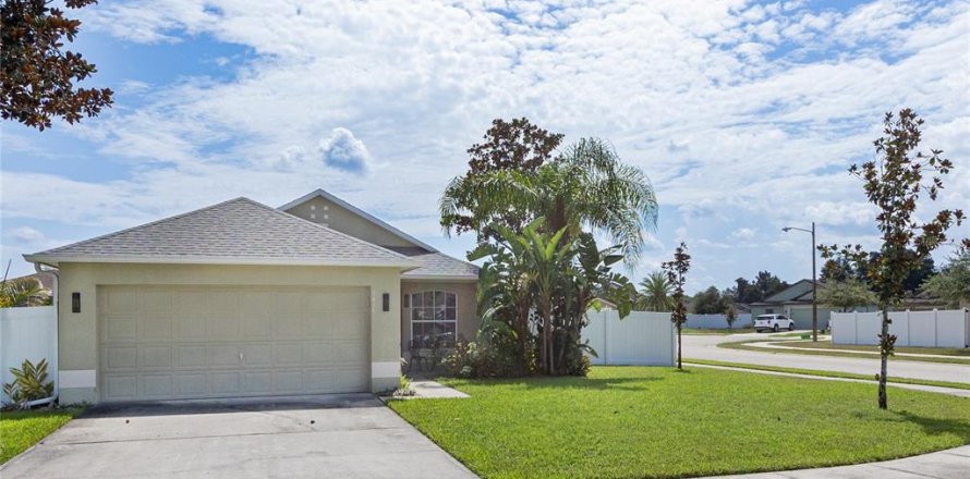 Villa ou maison à DeLand, Floride 3 chambres, 109.25 m2 № 1335248