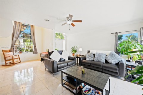 Casa en venta en Davie, Florida, 3 dormitorios, 167.32 m2 № 1240326 - foto 5