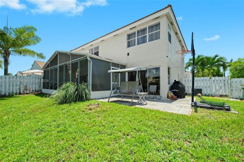 House in Davie, Florida 3 bedrooms, 167.32 sq.m. № 1240326 - photo 28