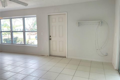 House in Stuart, Florida 2 bedrooms, 99.96 sq.m. № 1431698 - photo 9