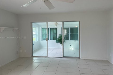 House in Stuart, Florida 2 bedrooms, 99.96 sq.m. № 1431698 - photo 7